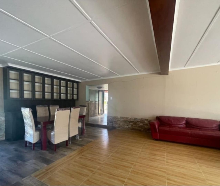 Commercial Property for Sale in Cove Ridge East Eastern Cape